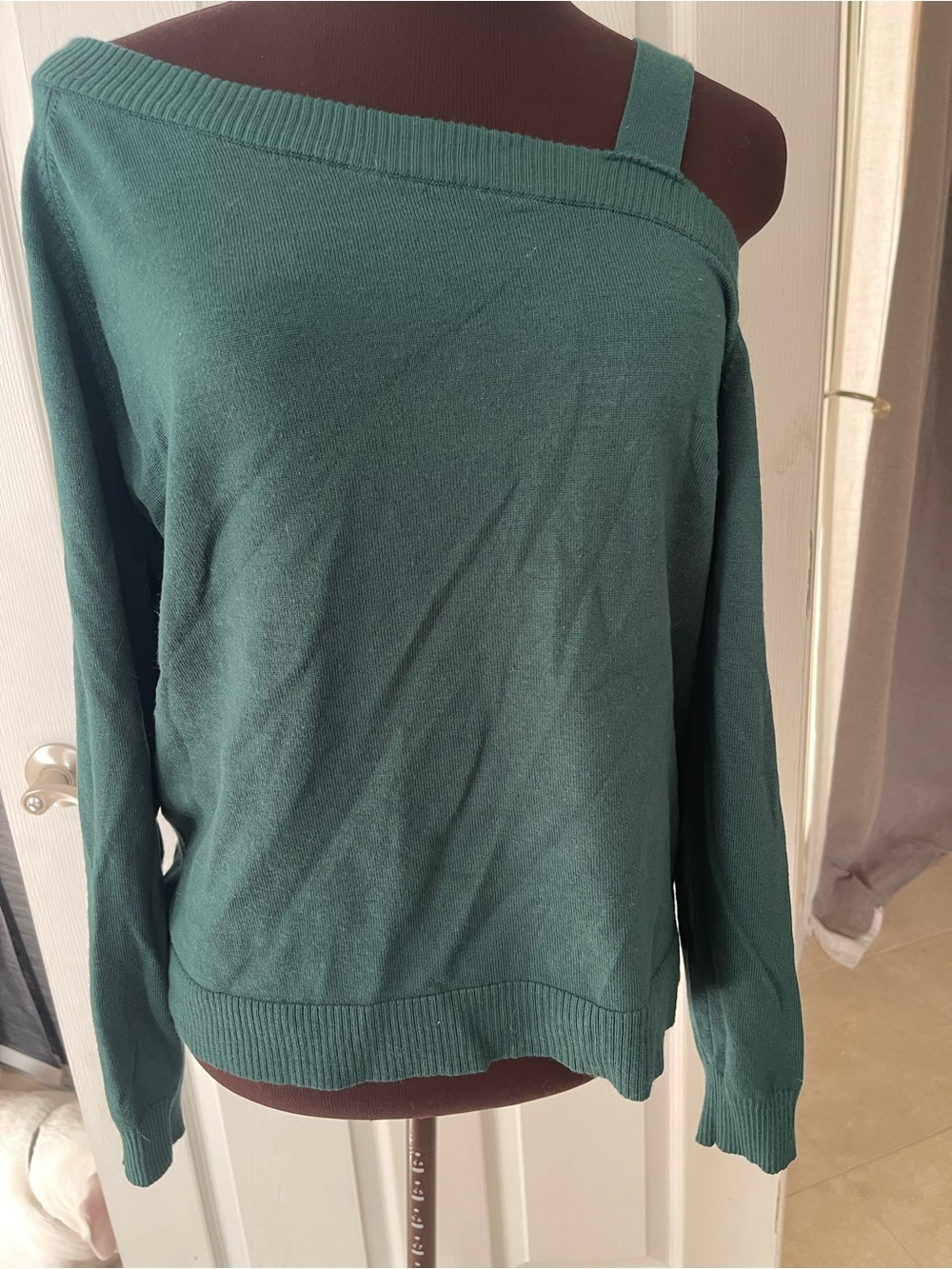Jessica Simpson green Off-the-Shoulder Sweater with Strap fall staple large